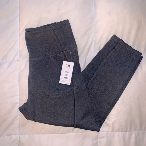 Fashion Nova leggings - Picture 4 of 6